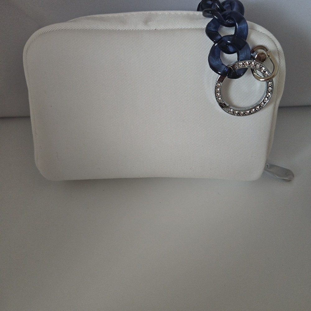 Dior White Bag with Blue Chain Accent - Picture 4 of 5